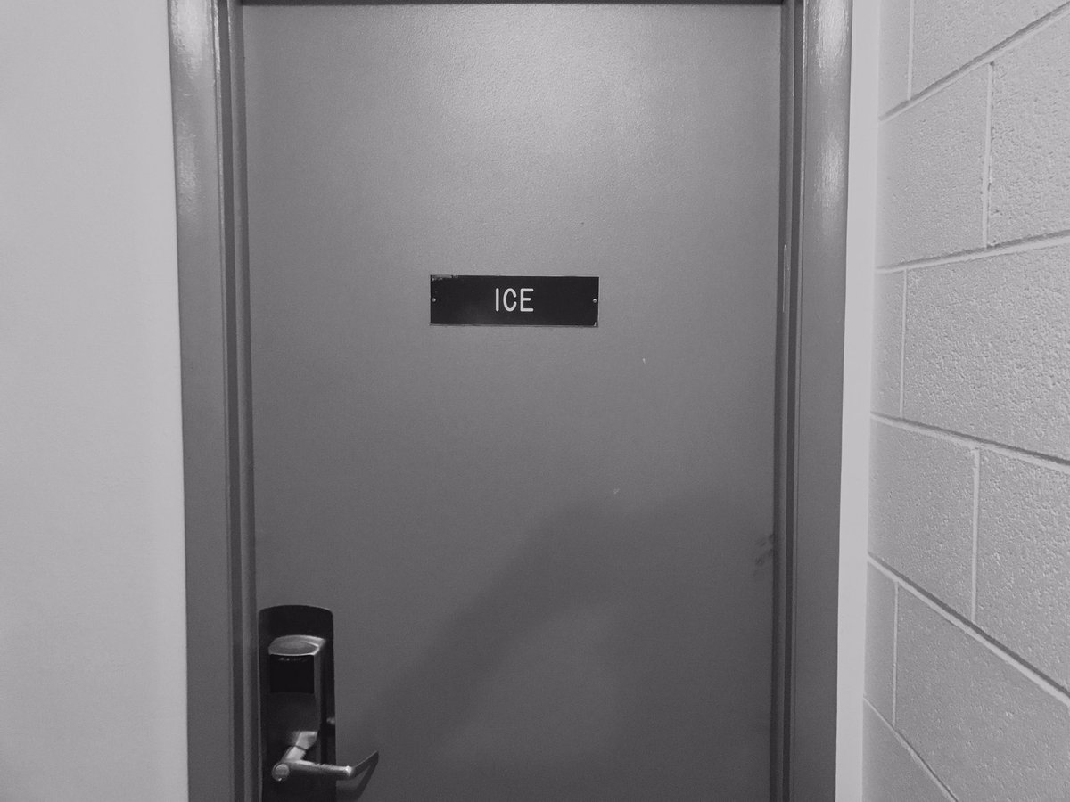 Silly ice machine at our hotel tricked us again!!! <a href="/vanillaice/">Vanilla Ice</a>