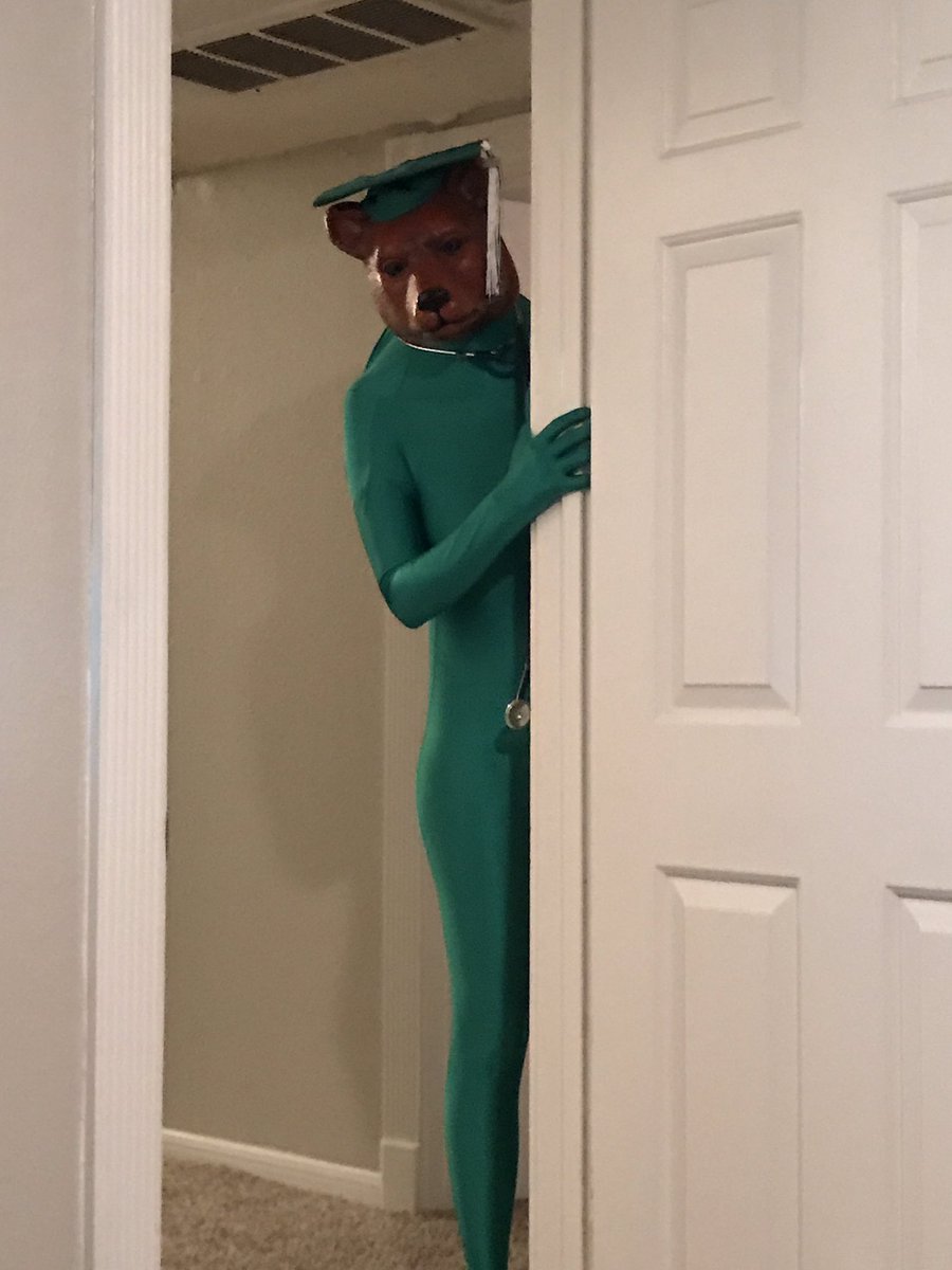 AlecPloof's tweet photo. I left my roommate a surprise and she actually did it https://t.co/kCIMu4WJu9