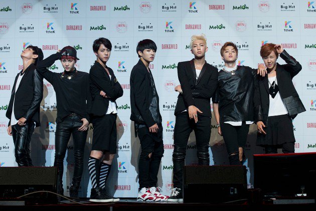 SmileH0YA_'s tweet photo. #3YearsOfDarkandWild #3YearsWithDarkandWild
🔥❤💛💚💙💜💖💗🔥 https://t.co/FGmUvnPeCk