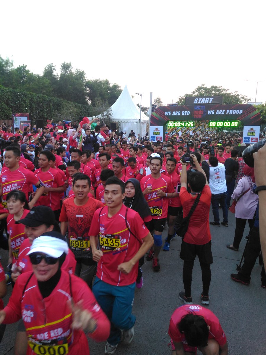 smartfrenworld's tweet photo. Serunya event #RCTIRedsRun kemarin. Ikuti terus timeline @smartfrenworld utk info mengenai event keren Smartfren selanjutnya! #BaruTahukan https://t.co/dYFUAWG8Fw