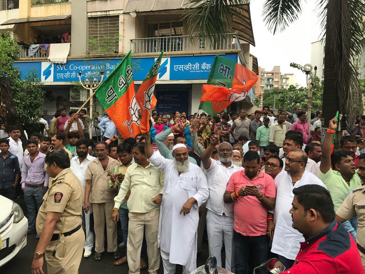 gallinews's tweet photo. 📦 @BJP4Maharashtra Rules #MiraBhayander #MBMCELECTION2017
Leading/Winning Seats
🌷 BJP 61
🏹 Shivsena 22
✋ Congress 10
other 2
@RidlrMUM https://t.co/oHKzrmd7Kx