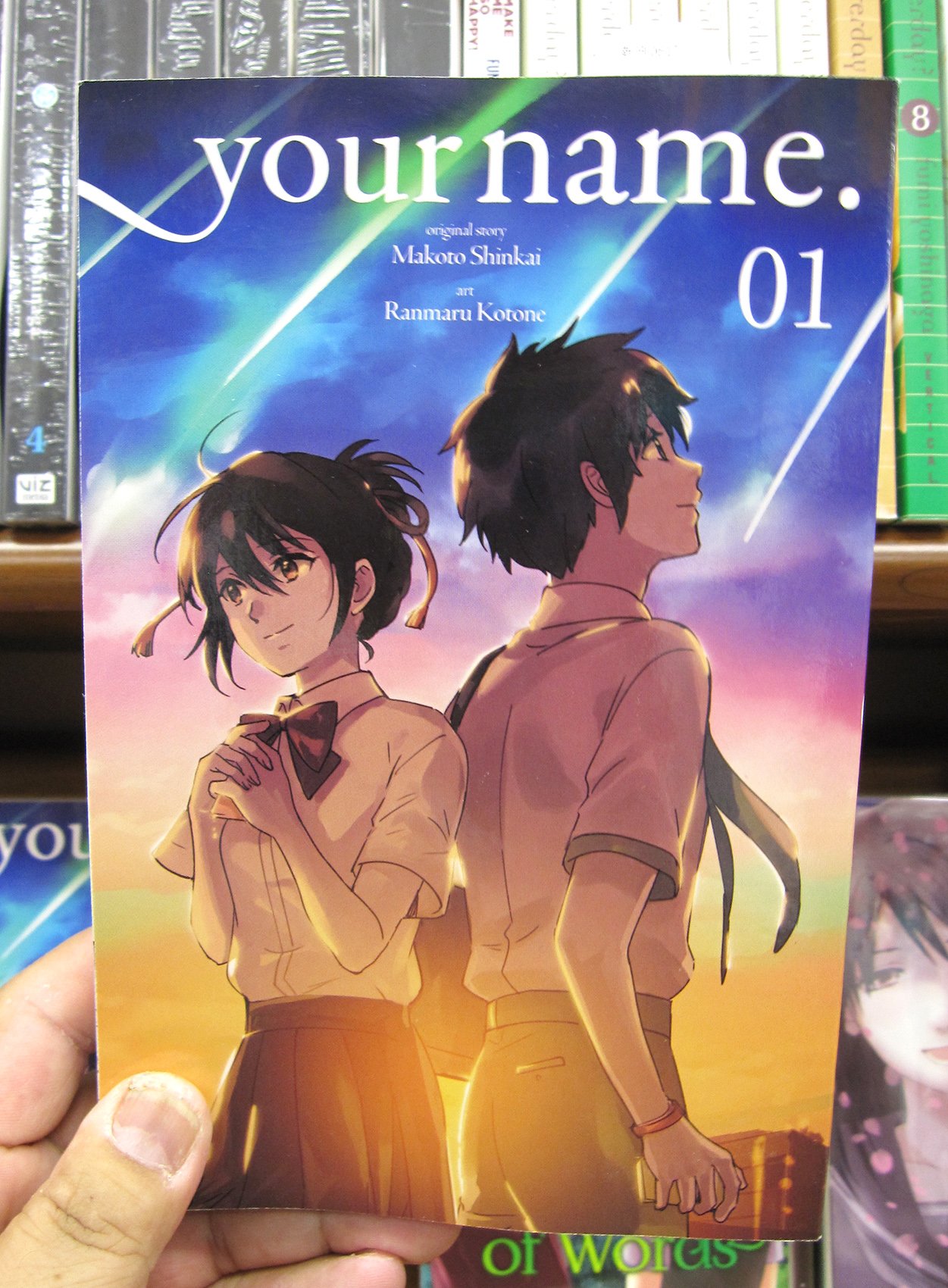 新海作品prスタッフ Rt Mju Yousho 洋書 新海誠さん著 アニメ映画 君の名は 漫画英語版 Your Name 東京に暮らす少年 瀧 たき と飛騨の山奥で暮らす少女 三葉 みつは の身に起きた謎の現象 入れ替わり からはじまる物語 漫画英語版2
