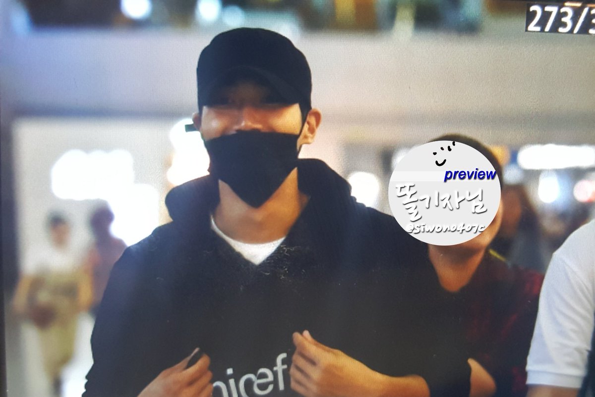 siwon0407c's tweet photo. 170821 ICN #최시원 #siwonchoi
#siwon https://t.co/j8aO0xfo0t