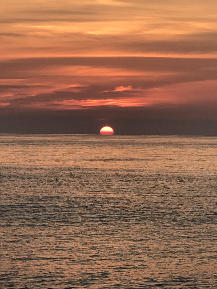 evilottos's tweet image. #sunrise on #SolarEclipse17 Day from #BethanyBeach @JenCarfagno @JimCantore @weatherchannel @HewsonSally