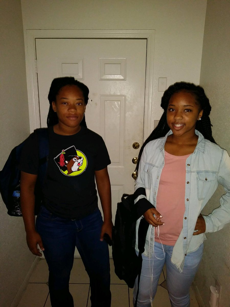Rena4526's tweet photo. My 12th and 10th grader. Love my little ladies. https://t.co/IjzlScmdYS