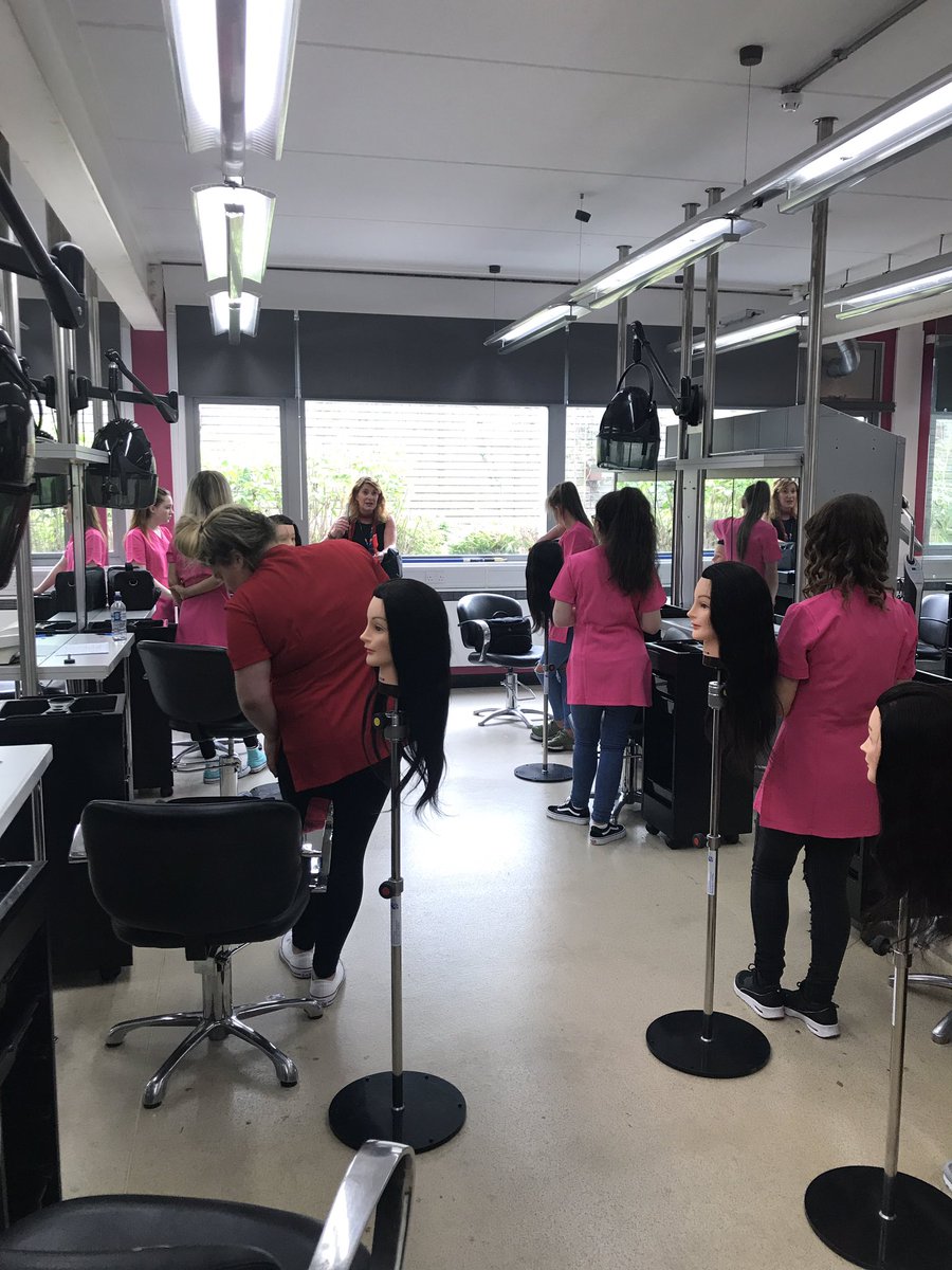 @GlasgowESPTeam EVIP hairdressing pupils @GKCollege getting their salon induction today #vocationallearning