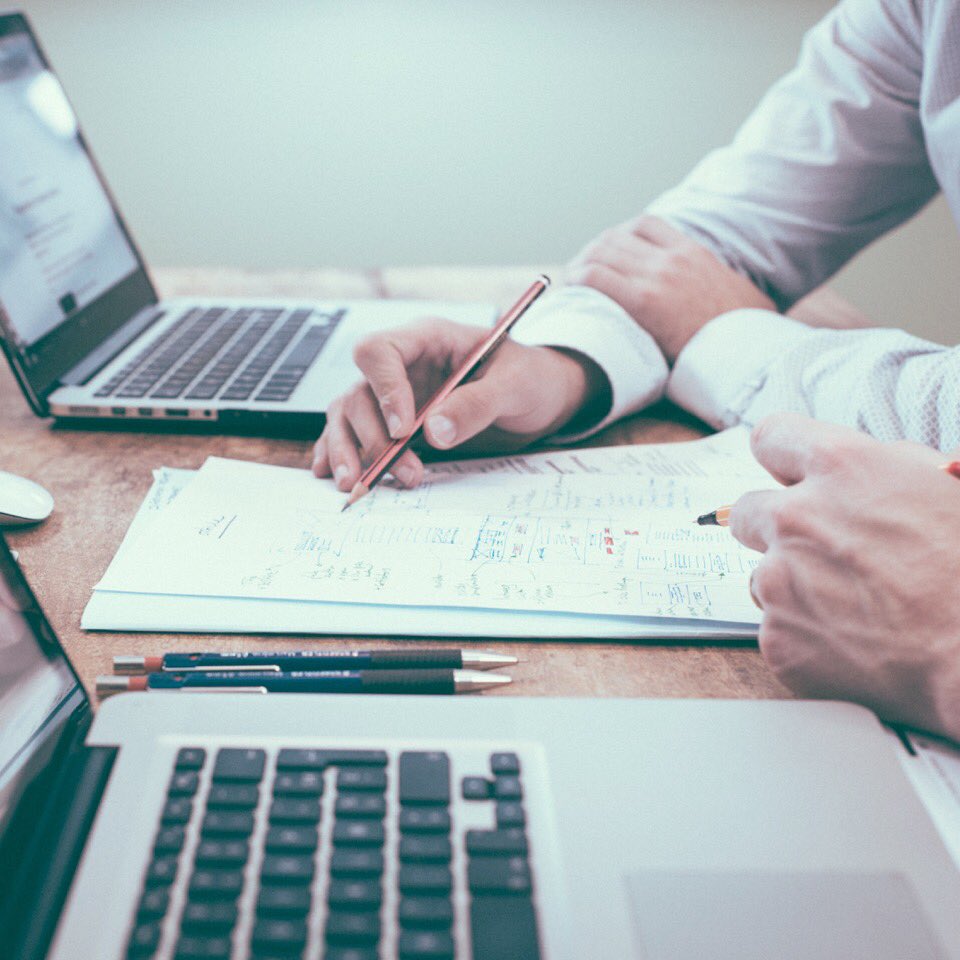 Looking for #officespace?  Quick read on the pros and cons for sharing office #space as a #freelancer 👉 thebusinesscentre.co.za/sharing-office…
#workspace