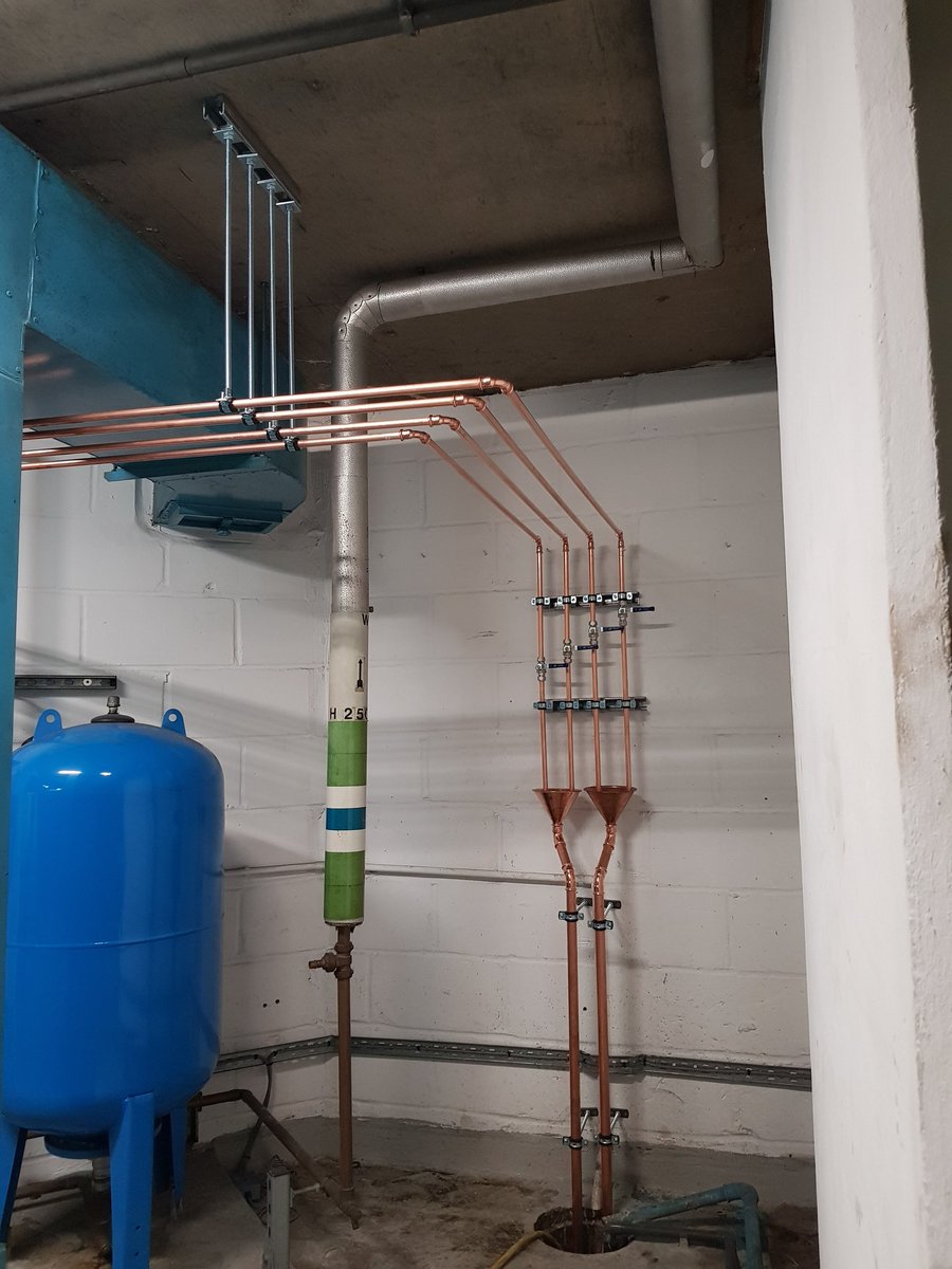SmallsPlumbing's tweet photo. New pressure discharge run in a chiller plantroom, over the weekend. #plantroom #chillers #maintance https://t.co/m9CM26zvQI