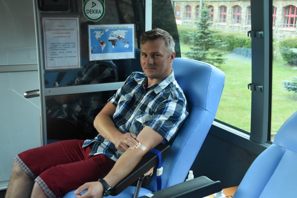 DGeneralneRSZ's tweet image. Żołnierze, elewi i pracownicy #CSMW Ustka oddali ok. 21 l krwi dla RCKiK w Słupsku.
#DGRSZ #TakieJestPolskieWojsko #honoroweKrwiodawstwo