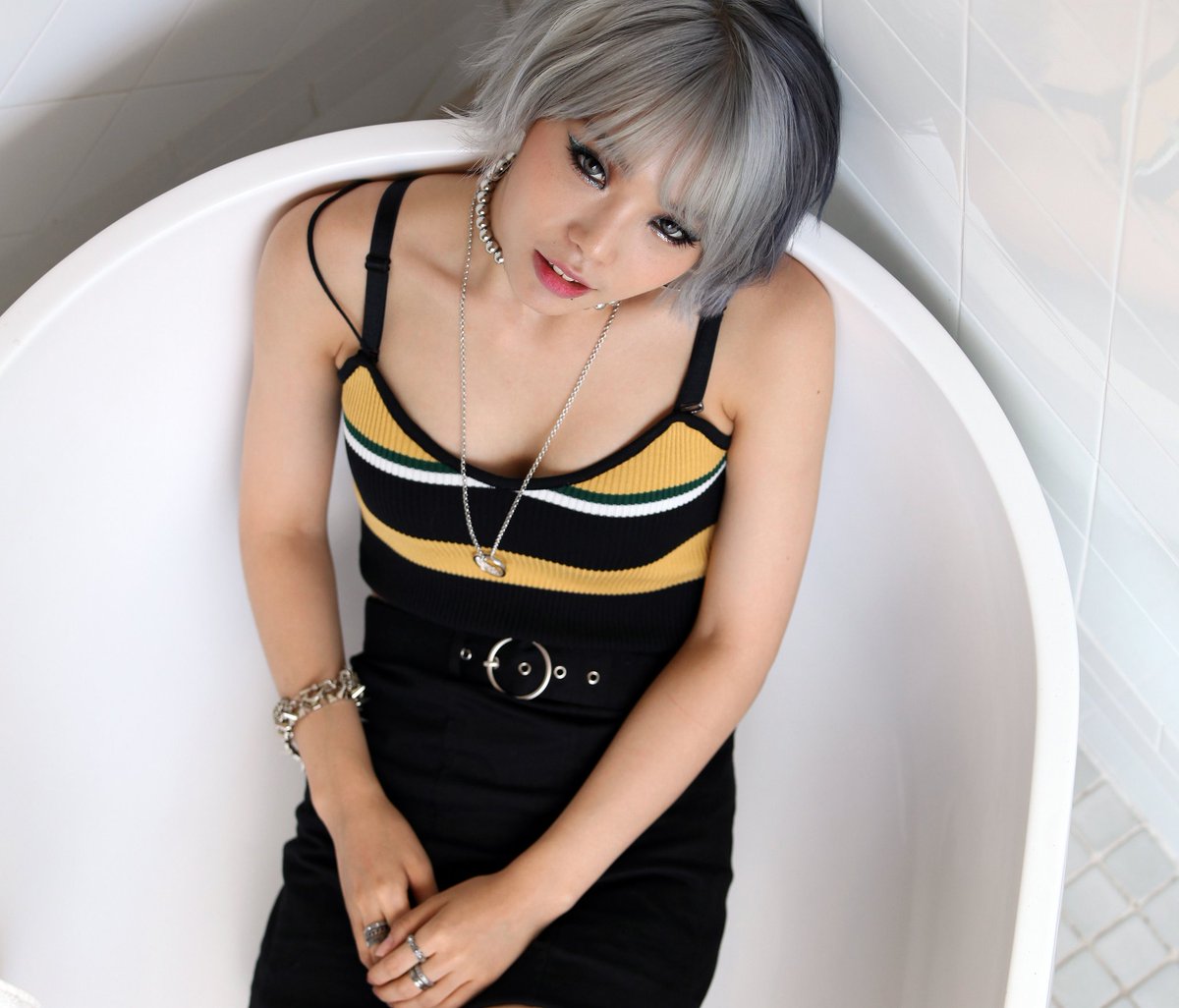 KpopGirlzBands1's tweet image. #Kimi #Bulldok sacará el #single "I am" el 25 de este mes.