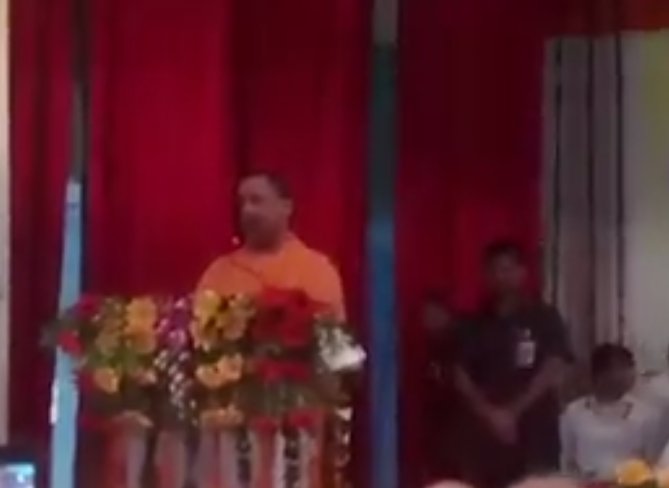 आवास वितरण की कार्रवाई में अपने जाति और मजहब नहीं पूछा है : श्री <a href="/myogiadityanath/">Yogi Adityanath</a>