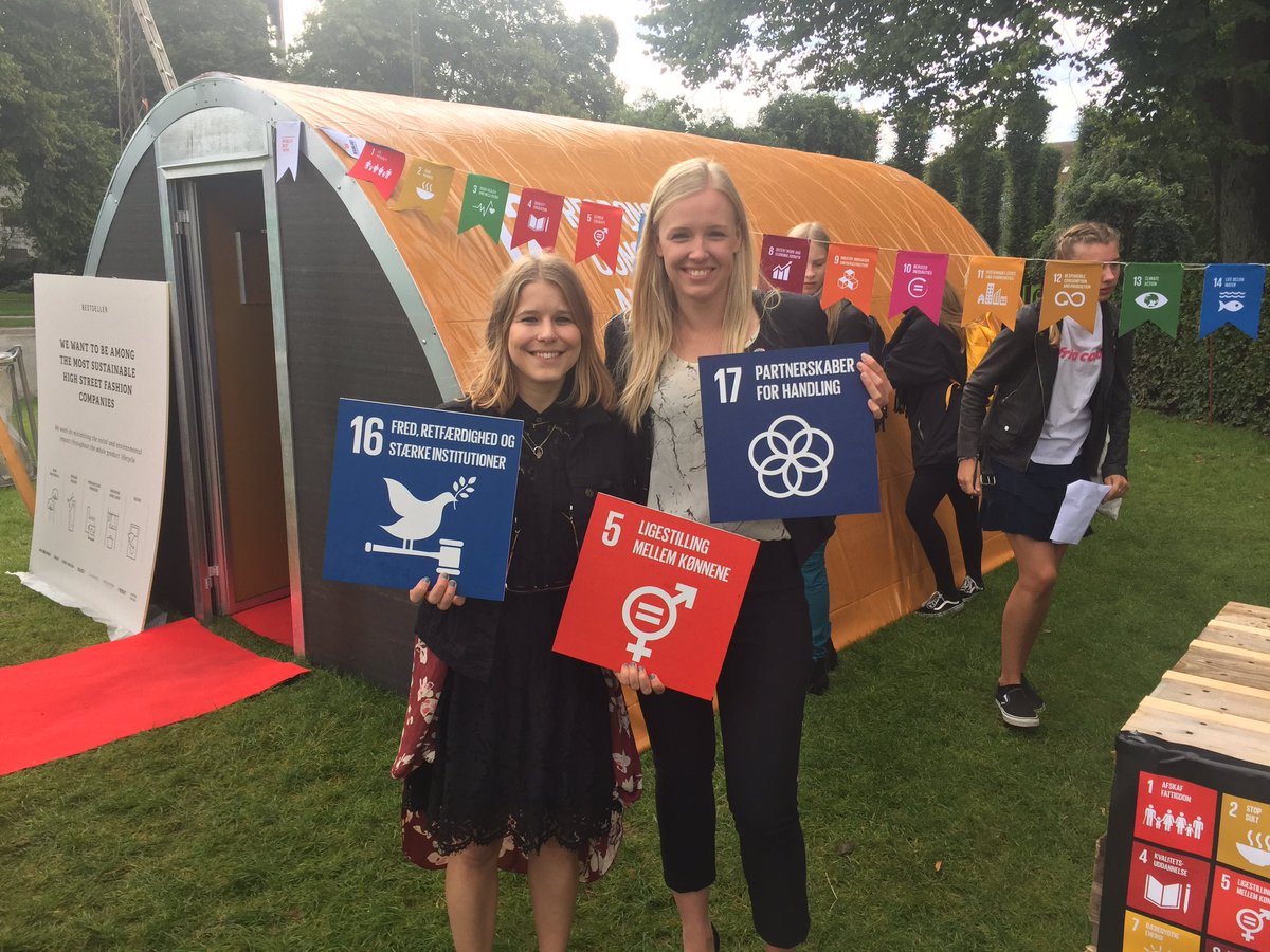 We all -including youth - have to commit to reach the SDGs and find innovative solutions #youthdelegate #DK4youth #UNLEASHLAB2017
