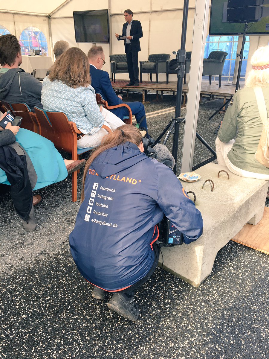 Dejligt at åbne #DelFolkens i smilets by. Deleøkonomi hører fremtiden til. Nye muligheder for mere konkurrence, services &amp; indtægter #dkpol