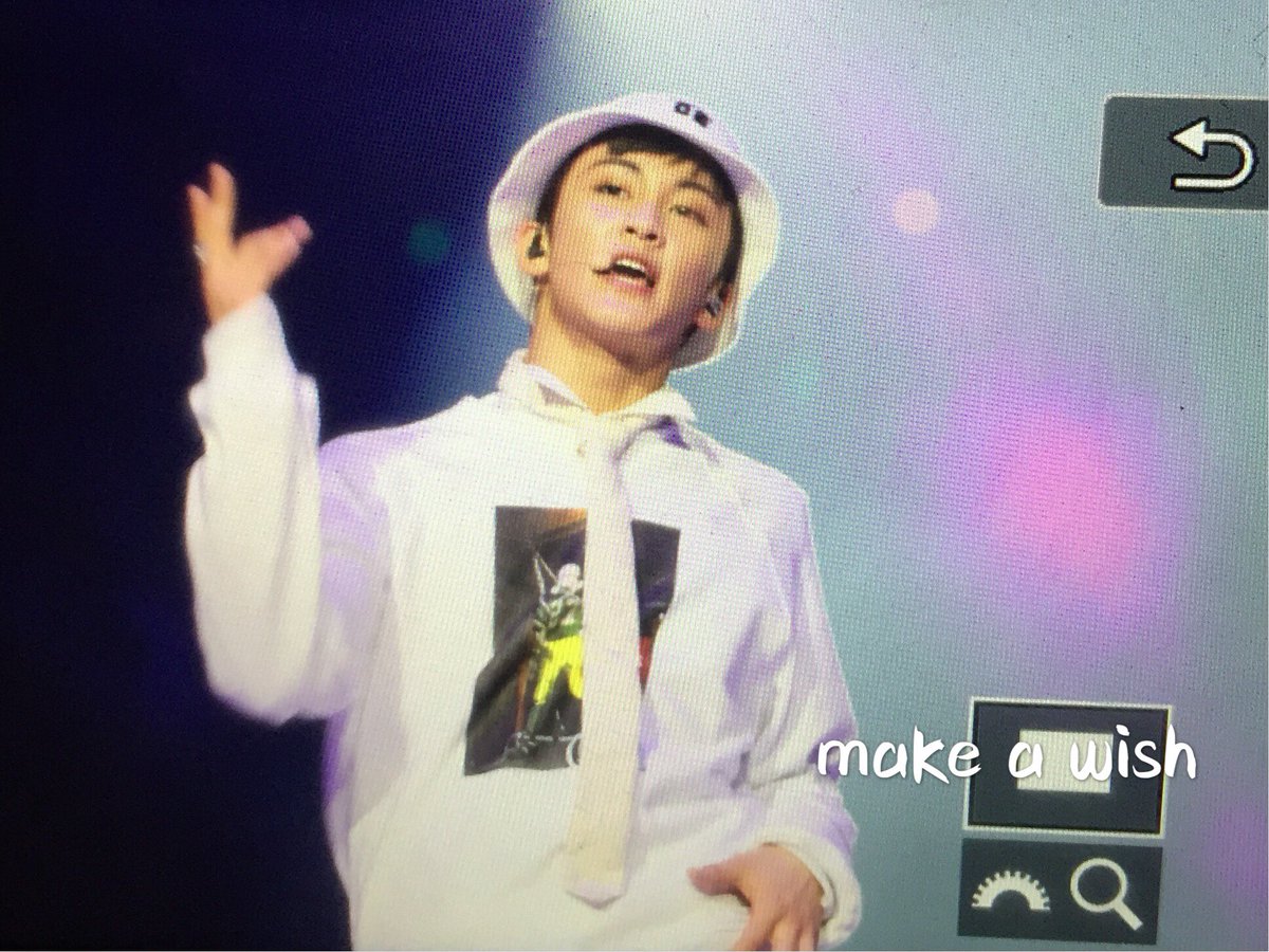 MAKEAWISH9982's tweet photo. 170820 #KCONLA17 #MARKLEE https://t.co/AjjPuCS65s