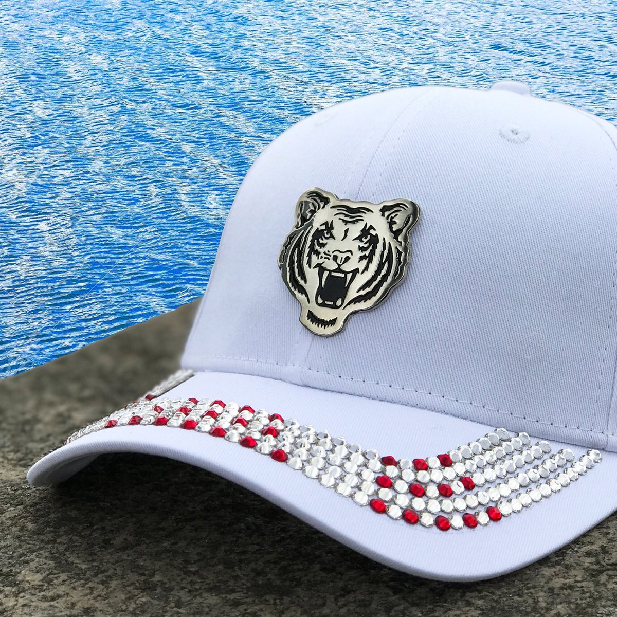 ricalyce's tweet image. Our new crystal caps feature the highest grade crystals hand cut in the UK 🇬🇧 . 
Available soon Ricalyce.com #crystal #Ricalyce