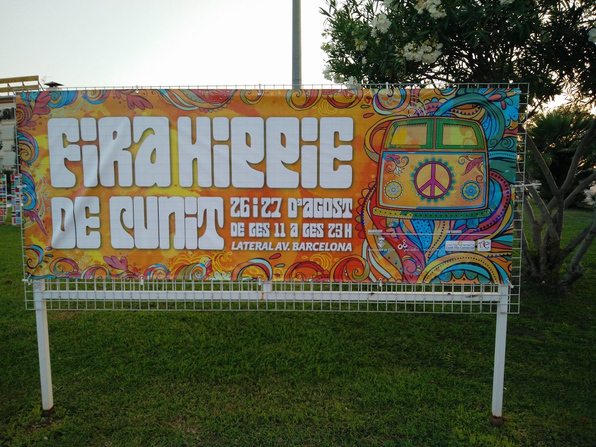 Nomescultura's tweet image. @instacunit @CunitTurisme  Fira Hippie a Cunit. Us la perdreu? #firahippie #pauiamor #feslamorinolaguerra #perroflas #penedèsmarítim #cunit