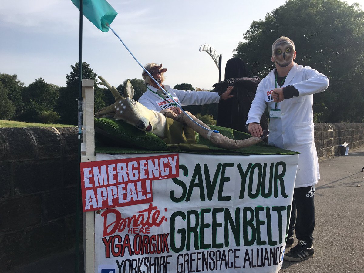 NEWS: Did you see the Yorkshire Greenspace Alliance on Horsforth roundabout this morning? Find out what it was all about at 6pm #OnTheAire