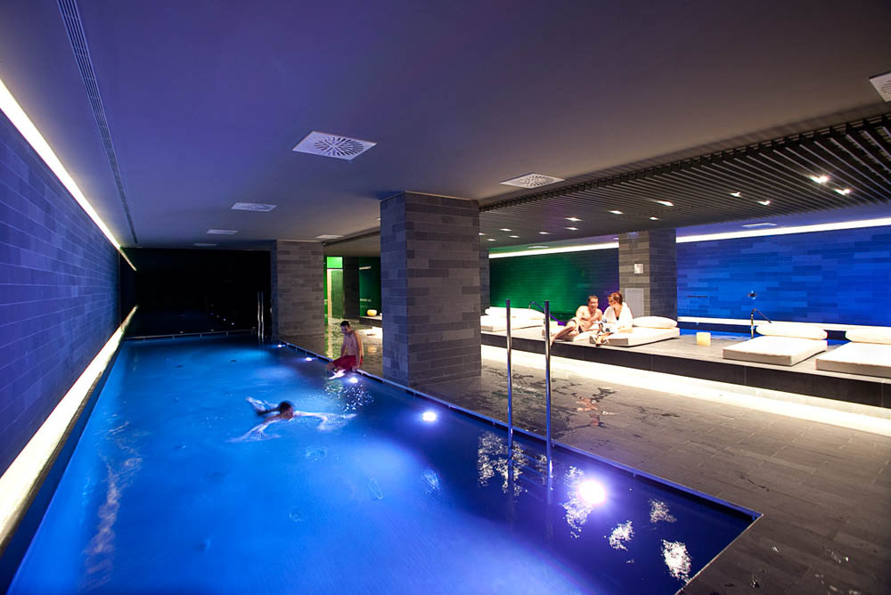 ¡HEMOS VUELTO! Todos nuestros servicios vuelven a estar abiertos y nosotros con las pilas a tope. ¡Te esperamos! 😉  #lamolahotel #lamolaspa