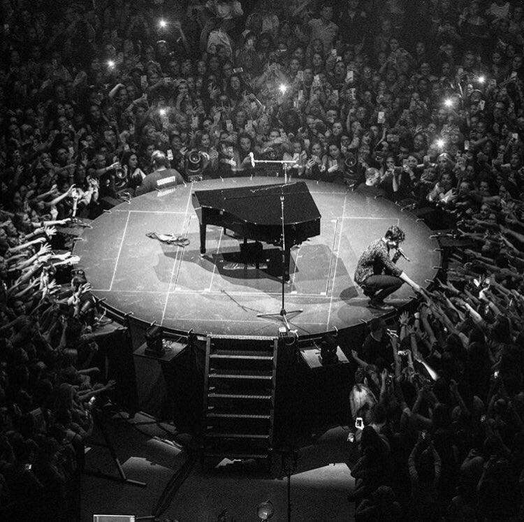 SourceMendesBE's tweet photo. Shawn via Instagram : Thank you Pittsburgh xx https://t.co/hrXMGKi9WU