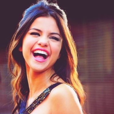 LA_LA_LA_s's tweet photo. Selena Gomez https://t.co/QSNWPFZ7qD