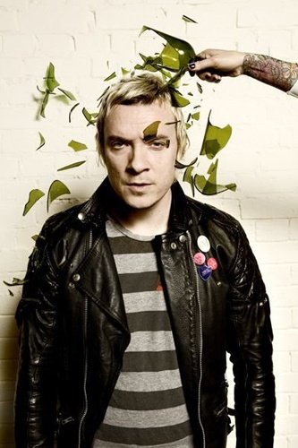 Happy Birthday Liam Howlett 

The Prodigy - Voodoo People 

 