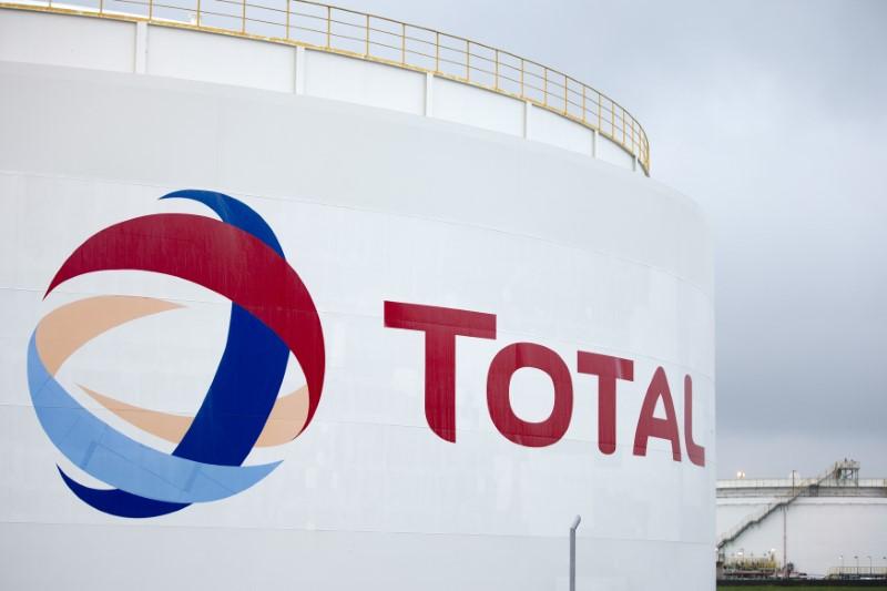 Reuters's tweet photo. French group Total buys Maersk Oil in $7.5 billion deal https://t.co/4FXUSpcdOP https://t.co/kBUOfxKspP