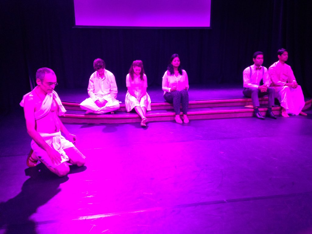 End your #mondaymadness with a meditation- come see this show TONIGHT <a href="/ParadiseGreenUK/">Paradise Green</a> #Iamyourlovestory #edfringe #Theatre