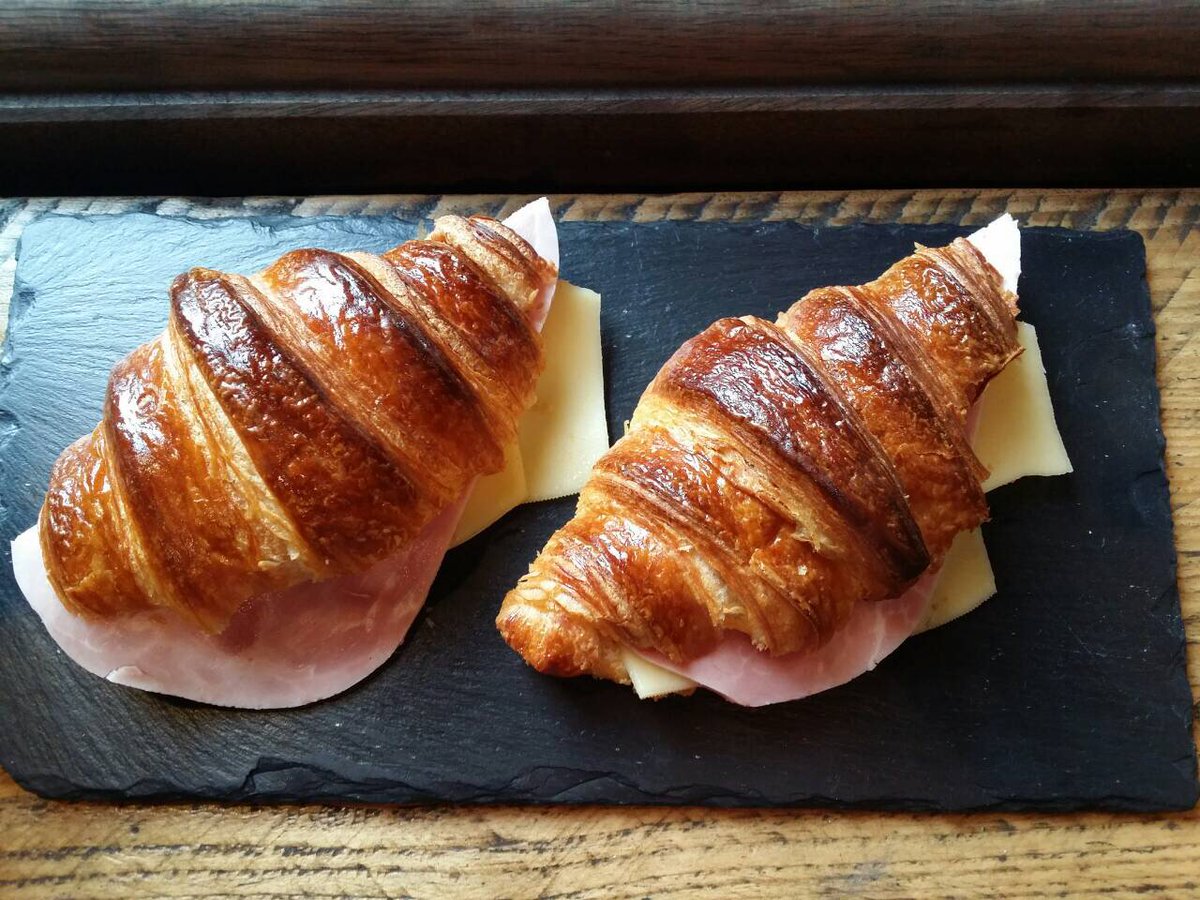 badbeanlondon's tweet photo. Yuck ...💦💦 best get a #badbean coffee #croissant #toastedsarnie @NappyValleyNet @JiveBattersea @EatClapham @loveclapham @LoveBattersea1 ! https://t.co/DqvC6sUlPZ