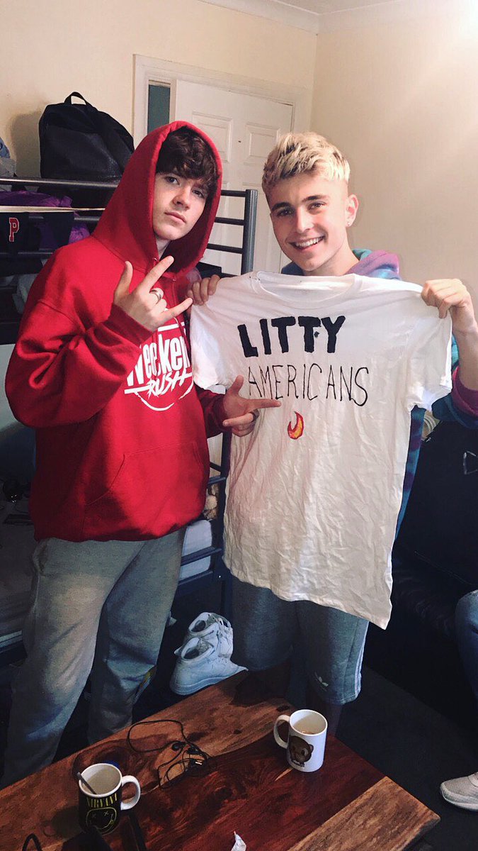 RoadTripTV's tweet photo. We love you ❤️ miss yous ❤️ love seing youre guys gifts its the best ❤️🙈☘️- jacklyn https://t.co/yJepdWDlAz