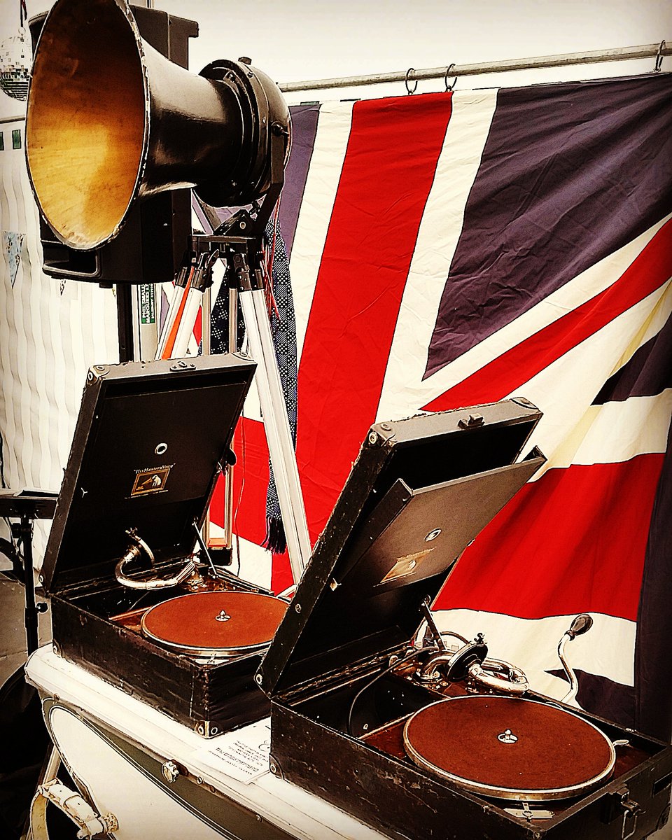 docadevizes's tweet image. Last minute announcement! We've got GramophoneGrooves, 'a little party in a big pram', coming on the 27th! #DOCAstreetfest2017