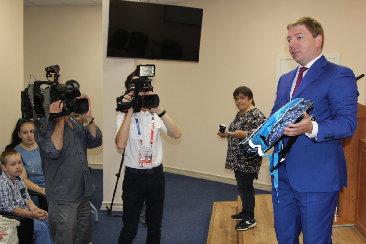 FSS_RT's tweet image. Сегодня в ФСС РФ по РТ вручили ранцы и канцтовары детям-инвалидам в рамках акции «Помоги собраться в школу».
fss.tatarstan.ru/rus/index.htm/…