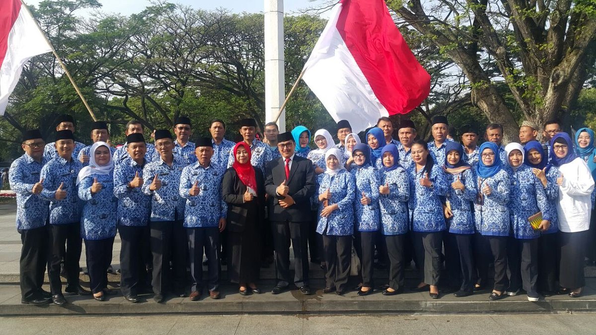 Memperingati HUT Kemerdekaan RI Ke-72 bertempat di Plaza Balaikota Bandung.17/8/2017.