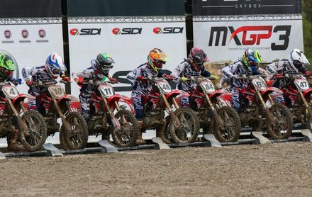 RACE REPORT: Swedish sweep for Andrea Adamo
honda150championship.com/b33/swedish-sw…
#EMX150 #MXGPSweden #Uddevalla #Honda #CRF150R