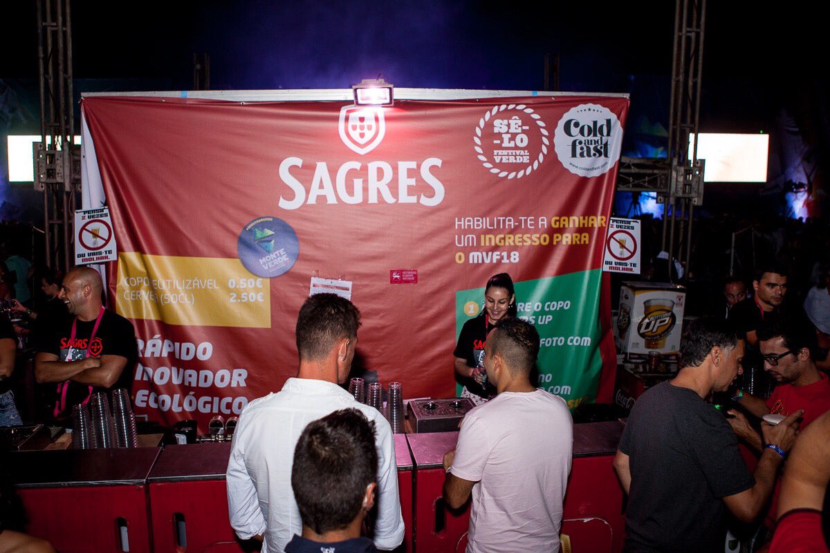BottomsUpBeerIB's tweet photo. Aquí tienes algunas fotos del gran @MonteVerdeFest de Açores, el 1º festival de Portugal en usar el sistema #BottomsUpBeer de #Coldandfast 🍺 https://t.co/kjgxOh154R