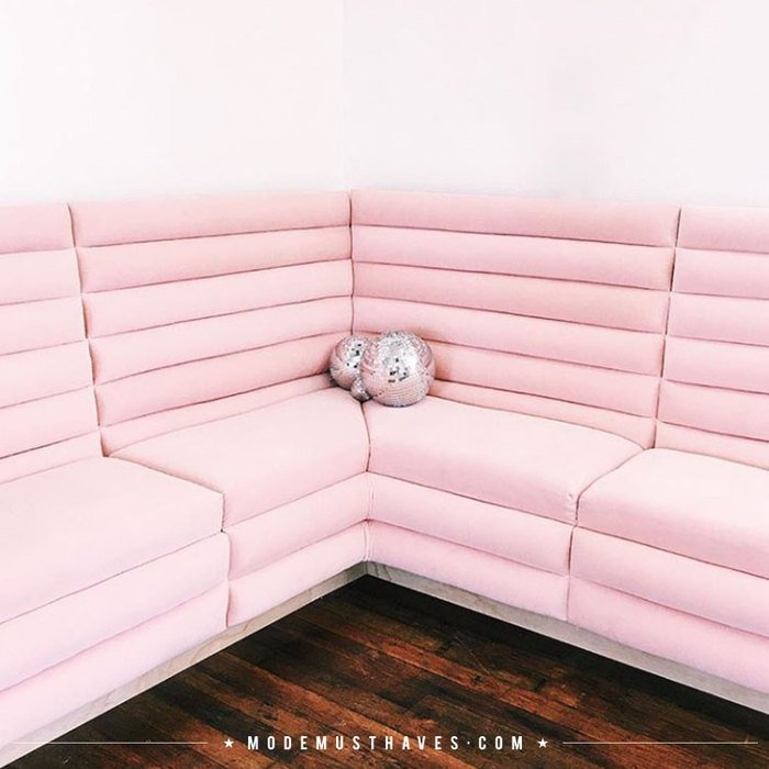 Did you hear the call of the discoball? Tijd voor een avondje uit met de girls, have fun! modemusthaves.com