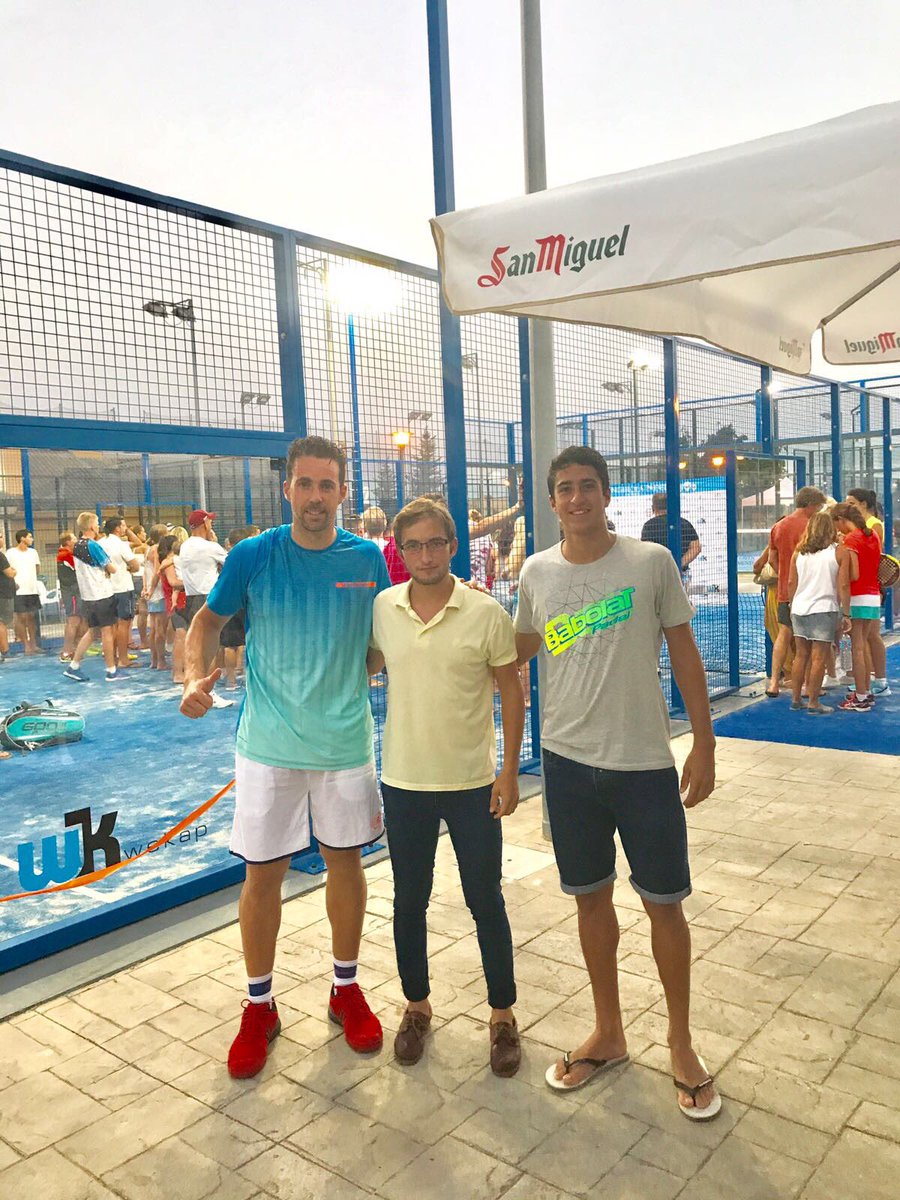 Campeones ABS1000 Fuengirola!! 
Sumando horas de pista con mi compañero <a href="/7javiperez/">javi pérez</a> 
Seguimos 💪🏼🎾