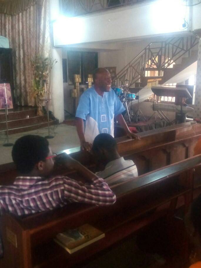 pcgcalvaryMH's tweet photo. The District Minister Rev. Agyemfra is sharing lessons from his life. #YOF17 https://t.co/WSKkCd7LG2