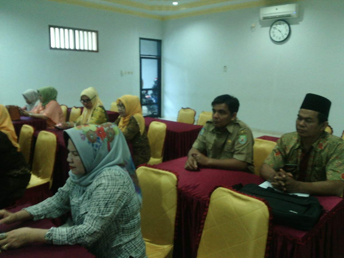 perpusBKL's tweet photo. Penyusunan Laporan Audit Kearsipan Eksternal, pada lingkungan Dinas Perpustakaan dan Kearsipan Provinsi Bengkulu, Latansa 21-24 agustus 2017 https://t.co/FbvEDCDr8K