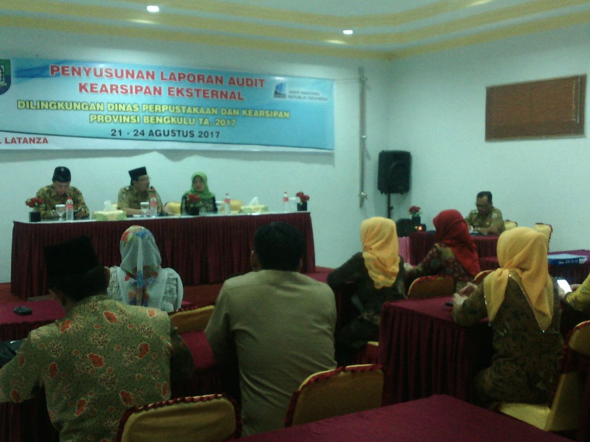 perpusBKL's tweet photo. Penyusunan Laporan Audit Kearsipan Eksternal, pada lingkungan Dinas Perpustakaan dan Kearsipan Provinsi Bengkulu, Latansa 21-24 agustus 2017 https://t.co/FbvEDCDr8K
