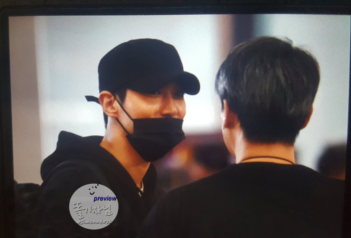 siwon0407c's tweet photo. 170821 ICN #최시원 #siwonchoi
#siwon https://t.co/sjle5FbIfM