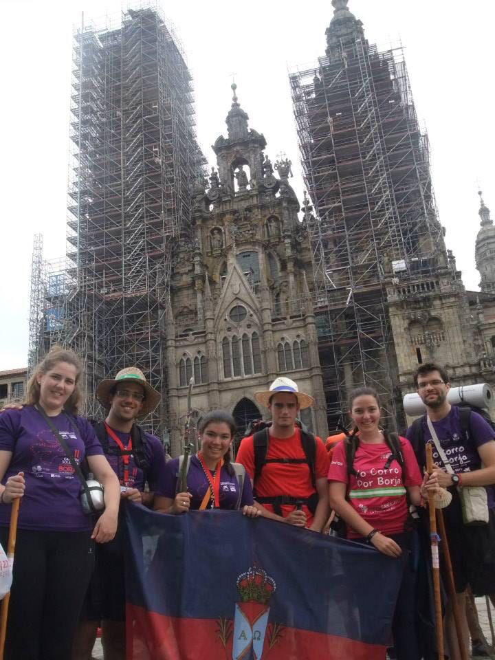 StopSanfilippo's tweet photo. Amigos que realizan el Camino de Santiago nos envían sus fotos con las camisetas de la fundación. Muy grandes!No podemos poner todas.Gracias https://t.co/OKlGpHAtLr