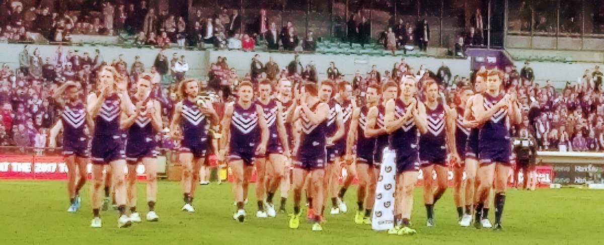 PixRubes's tweet photo. Last group pic for me @DomainStadium @freodockers Let's stay positive for 2018 🤗 https://t.co/B9JbWeQlWS