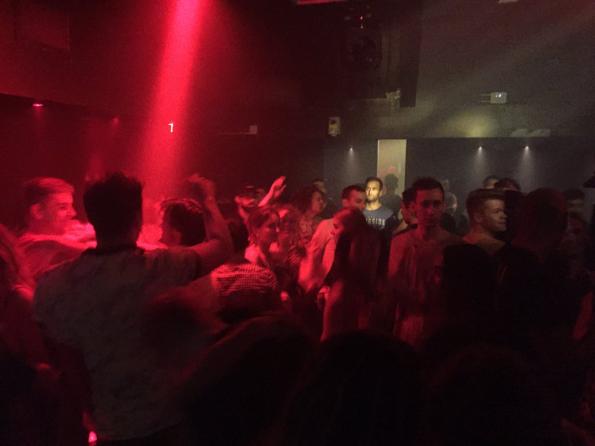 HouseMatters1's tweet photo. Wat a busy night in @HouseMatters1 room @ministryofsound baby box @Dj_essence79 @seanoreilly85 @BlakeMattie https://t.co/f27cBnKKra