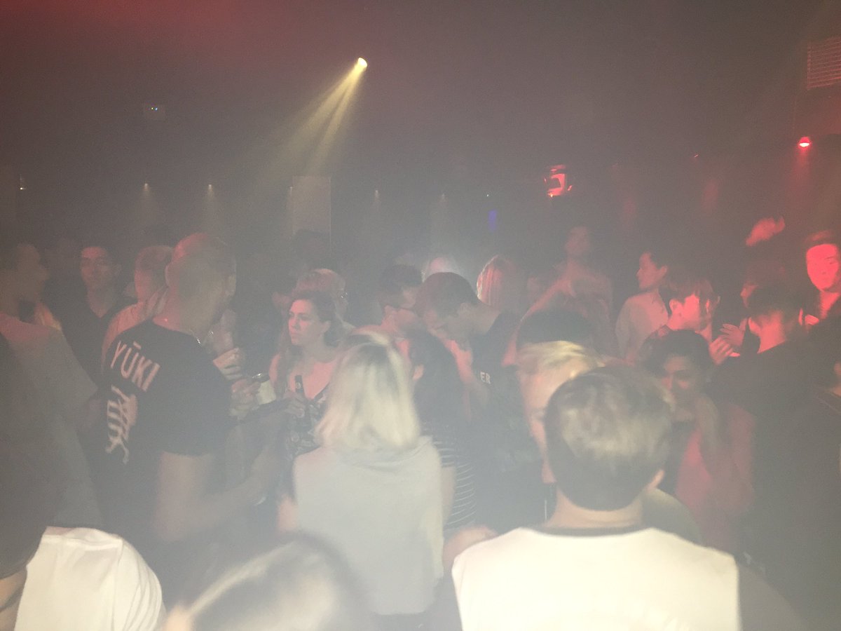 HouseMatters1's tweet photo. Wat a busy night in @HouseMatters1 room @ministryofsound baby box @Dj_essence79 @seanoreilly85 @BlakeMattie https://t.co/f27cBnKKra