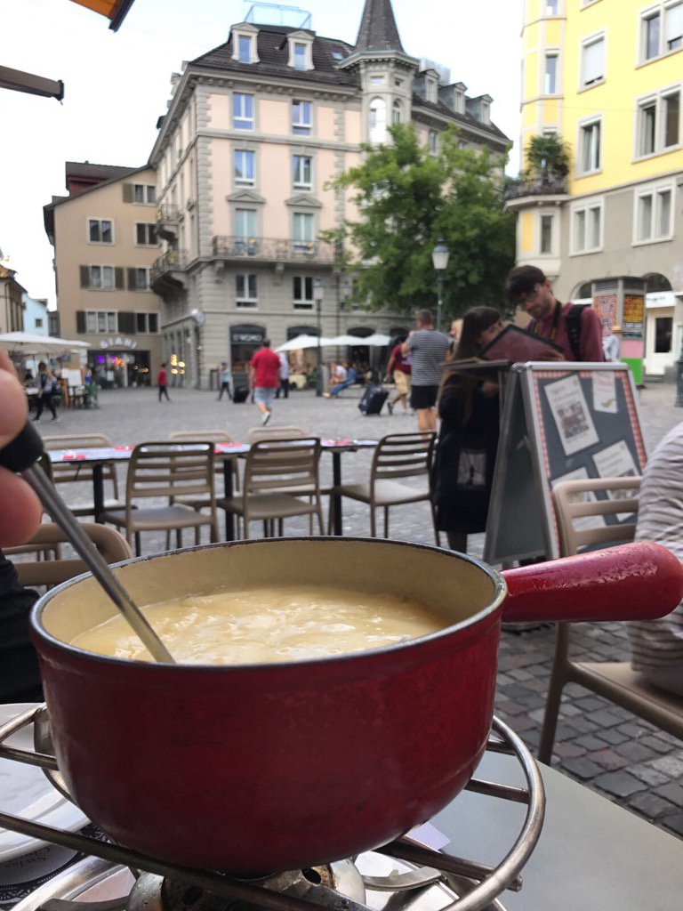 Moi j'dis... Pourquoi pas... #fondue #suisse #fromage #zurich #chef #frenchchef #produits #terroir #edern