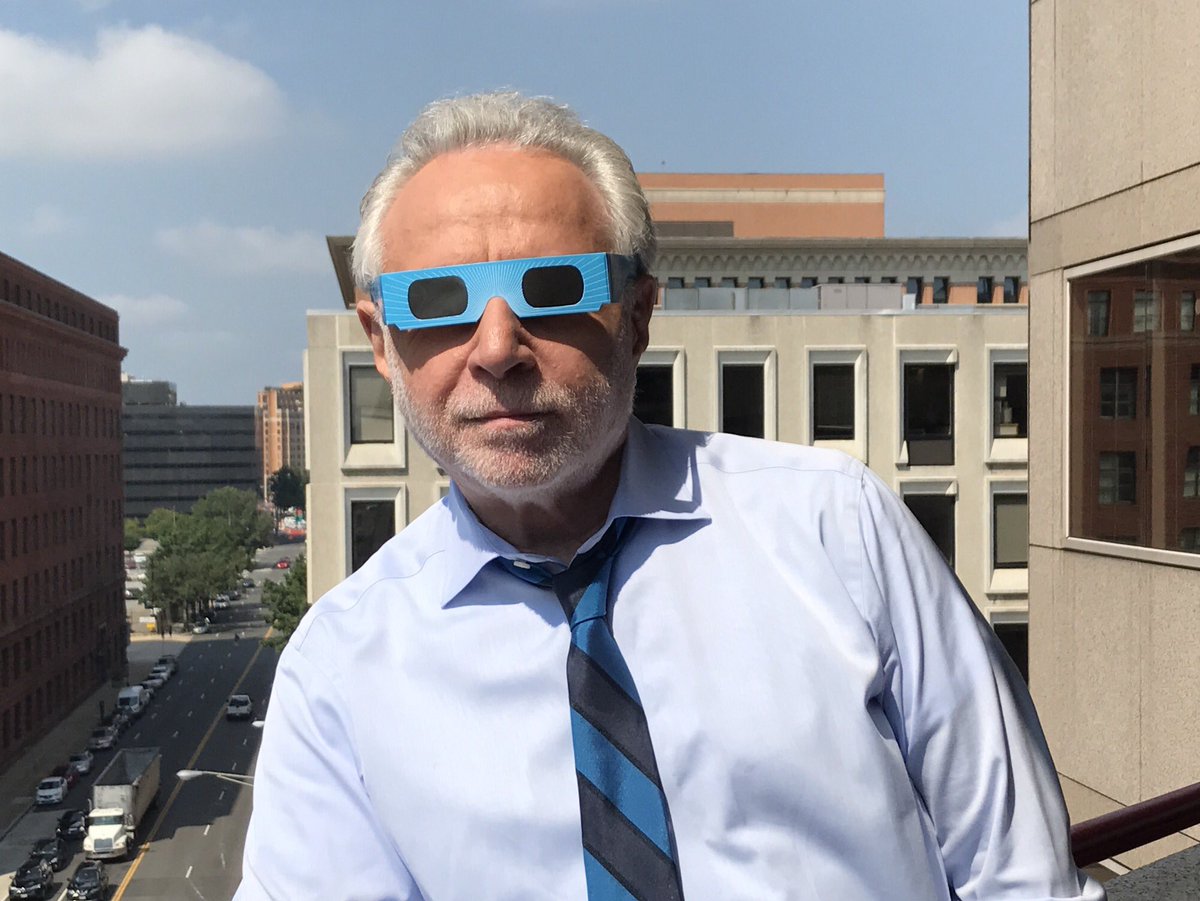 wolfblitzer's tweet photo. I'm ready. #SolarEclipse2017 https://t.co/M3D8pUyVLJ
