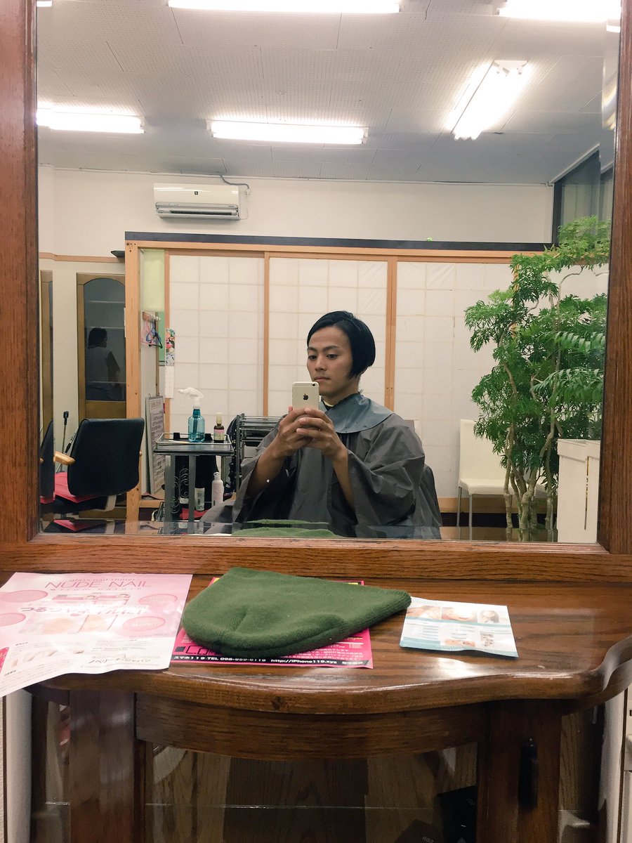 pop_step_gacha's tweet photo. こいつ髪切れるって自分で言ってたからよ、切らせたからよ、この果てどーや！

詰ミッッッッ‼︎ https://t.co/NmomkAfPCG