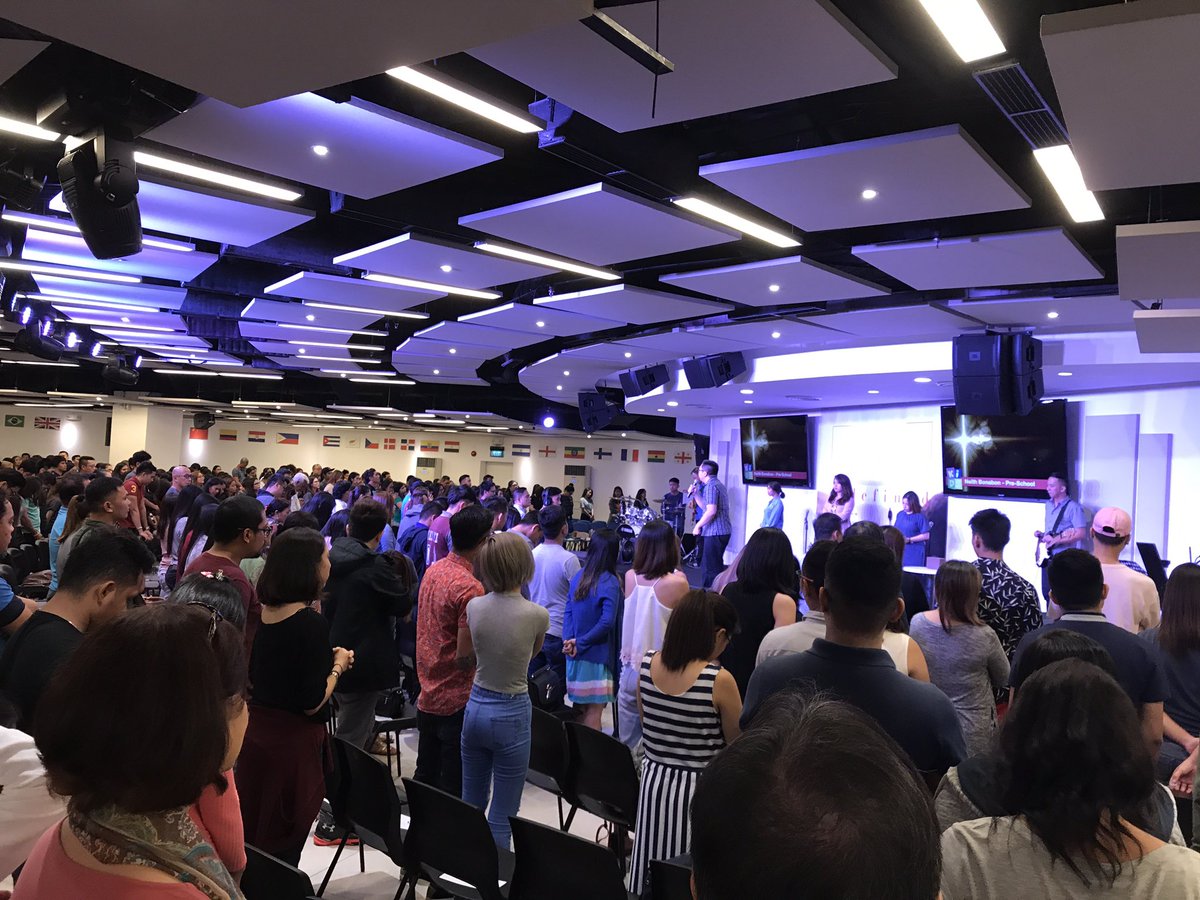 jtlive's tweet photo. Attended victory church Manila.
15 campuses, 80,000 members.Started by US missionary &amp; some college students 2decades ago. Christ found here https://t.co/HKxsngw0OP