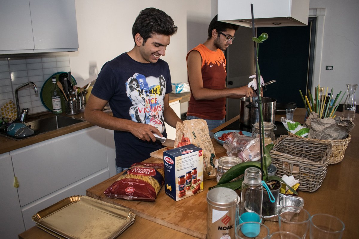 Nei nostri spazi abbiamo anche una cucina! Mettiti al lavoro (e ai fornelli), scopri le nostre postazioni #coworking