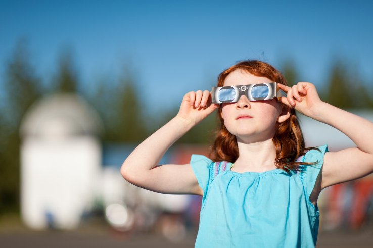 Can't watch #SolarEclipse2017 cause your stuck at the office? No worries, #NASA has you covered w/ full live stream. ow.ly/HCYF30ez64z